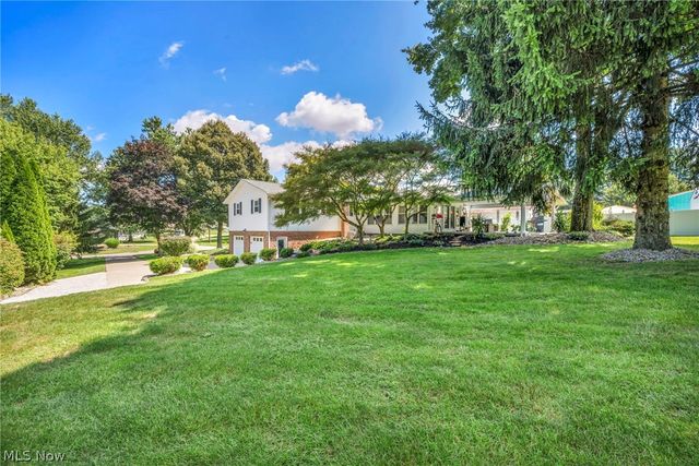 2737 Highline Drive, Mogadore, OH 44260