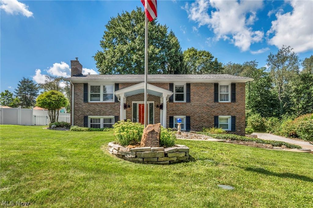 2737 Highline Drive, Mogadore, OH 44260