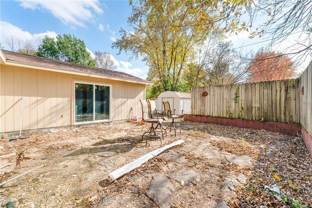 357 W Nightingale Circle, Fayetteville, AR 72704