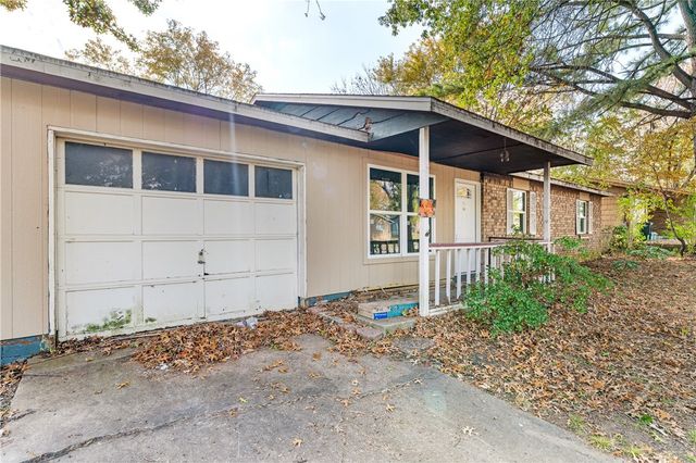 357 W Nightingale Circle, Fayetteville, AR 72704