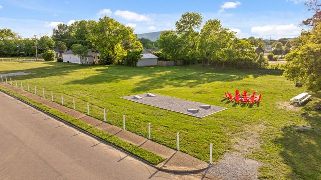 1800 S Watkins Street, Chattanooga, TN 37404