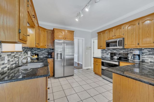1035 Franklin Heights Dr, Winchester, TN 37398