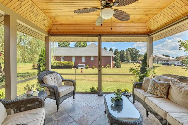 1035 Franklin Heights Dr, Winchester, TN 37398