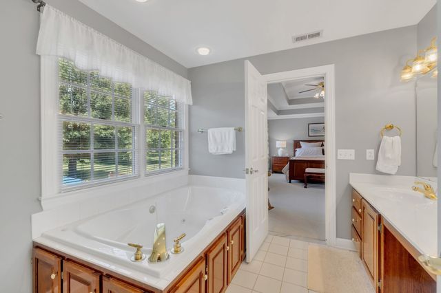 1035 Franklin Heights Dr, Winchester, TN 37398