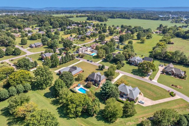 1035 Franklin Heights Dr, Winchester, TN 37398