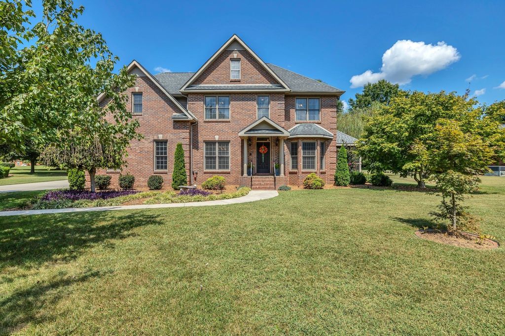 1035 Franklin Heights Dr, Winchester, TN 37398