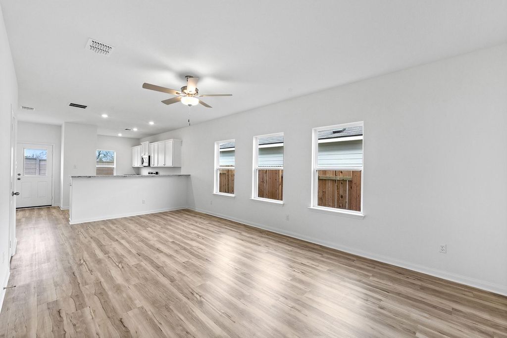 14516 Wahlbergs WAY, Elgin, TX 78621
