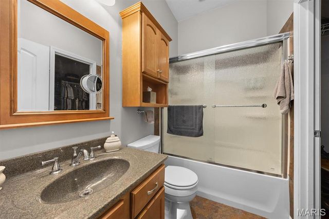 671 Glen Crossing Road, Glen Carbon, IL 62034