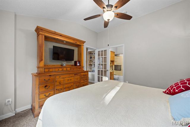 671 Glen Crossing Road, Glen Carbon, IL 62034