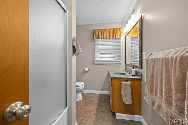 671 Glen Crossing Road, Glen Carbon, IL 62034