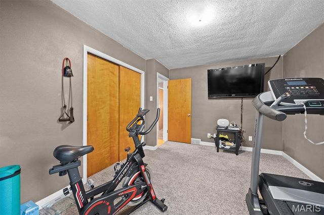 671 Glen Crossing Road, Glen Carbon, IL 62034