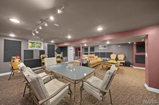 671 Glen Crossing Road, Glen Carbon, IL 62034