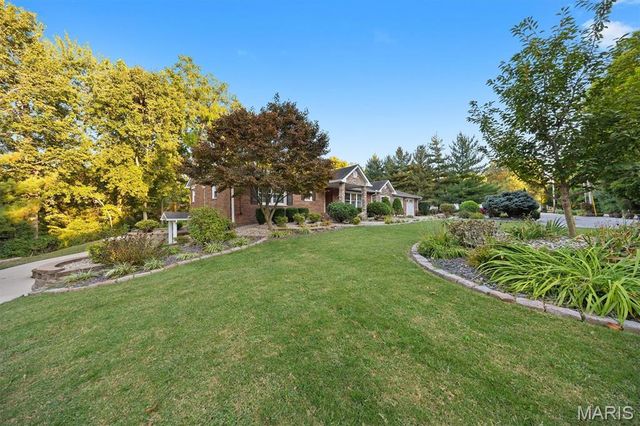 671 Glen Crossing Road, Glen Carbon, IL 62034