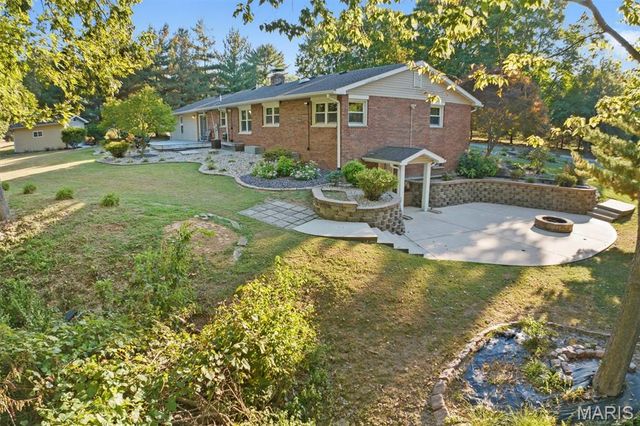 671 Glen Crossing Road, Glen Carbon, IL 62034