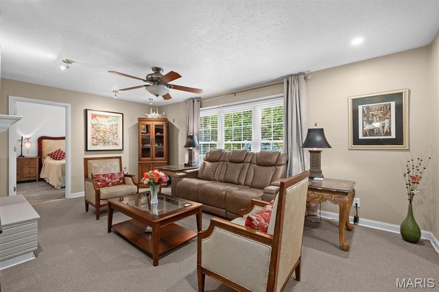 671 Glen Crossing Road, Glen Carbon, IL 62034