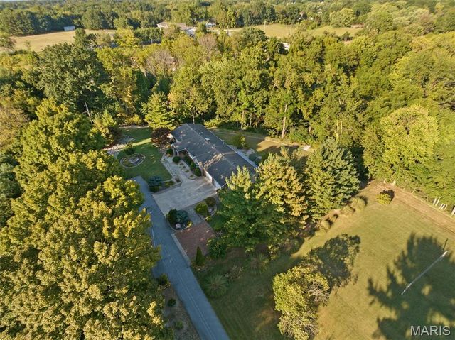 671 Glen Crossing Road, Glen Carbon, IL 62034