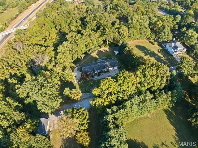 671 Glen Crossing Road, Glen Carbon, IL 62034