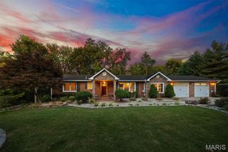 671 Glen Crossing Road, Glen Carbon, IL 62034