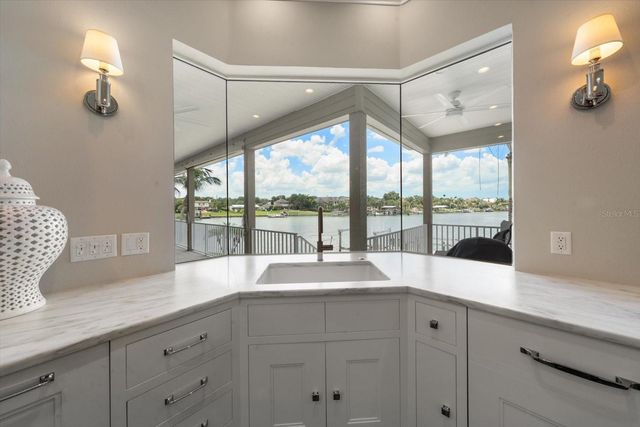 226 POINCIANA LANE, Largo, FL 33770