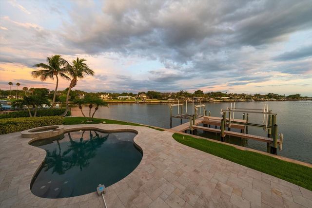 226 POINCIANA LANE, Largo, FL 33770