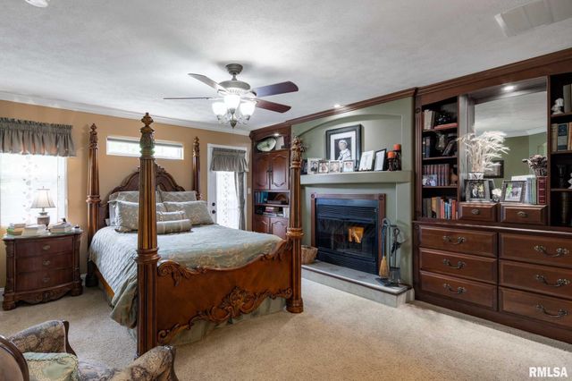 1300 W Brewster Road, Herrin, IL 62948