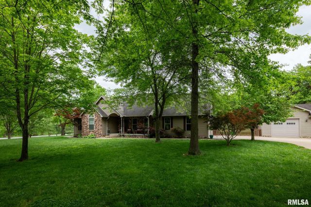 1300 W Brewster Road, Herrin, IL 62948