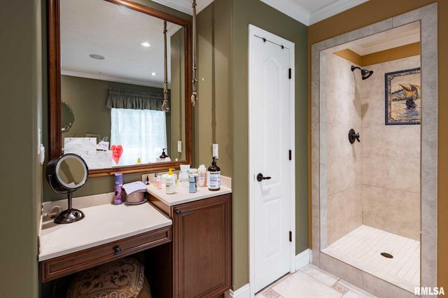 1300 W Brewster Road, Herrin, IL 62948