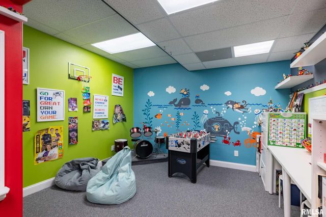 1300 W Brewster Road, Herrin, IL 62948