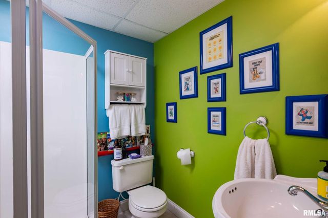 1300 W Brewster Road, Herrin, IL 62948