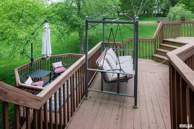 1300 W Brewster Road, Herrin, IL 62948