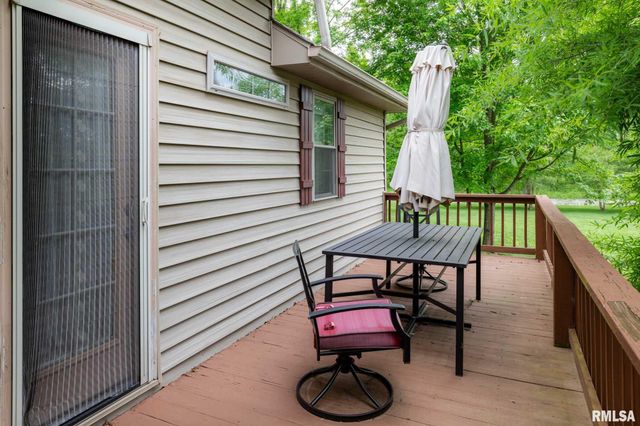 1300 W Brewster Road, Herrin, IL 62948