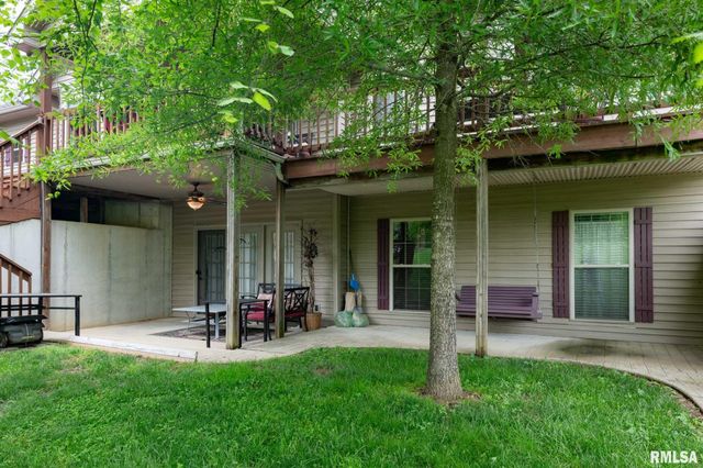 1300 W Brewster Road, Herrin, IL 62948