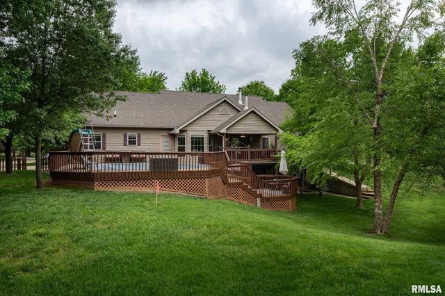 1300 W Brewster Road, Herrin, IL 62948