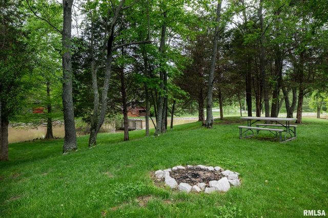 1300 W Brewster Road, Herrin, IL 62948