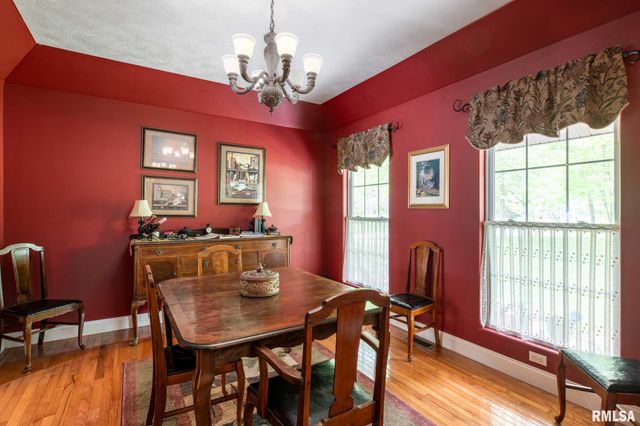 1300 W Brewster Road, Herrin, IL 62948