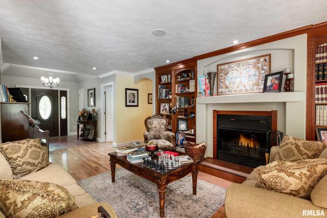 1300 W Brewster Road, Herrin, IL 62948