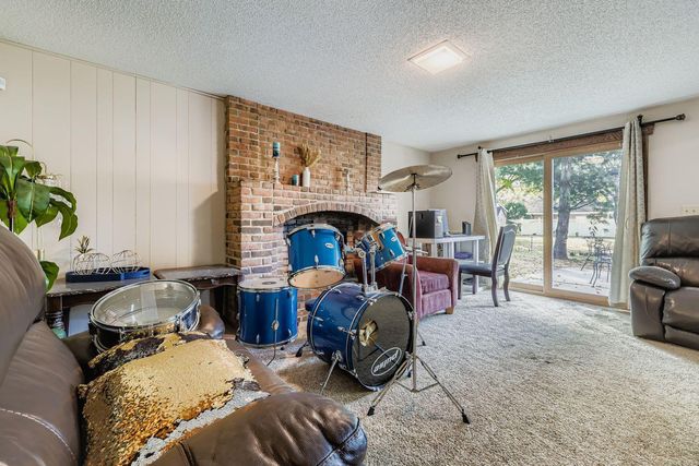 8009 Douglas Drive N, Brooklyn Park, MN 55443