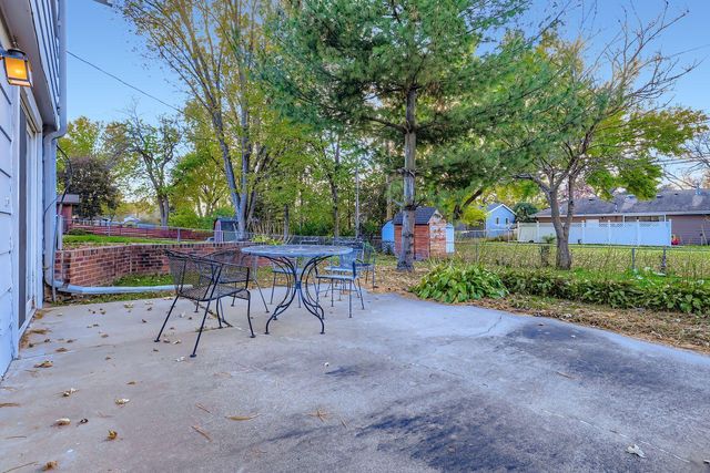 8009 Douglas Drive N, Brooklyn Park, MN 55443