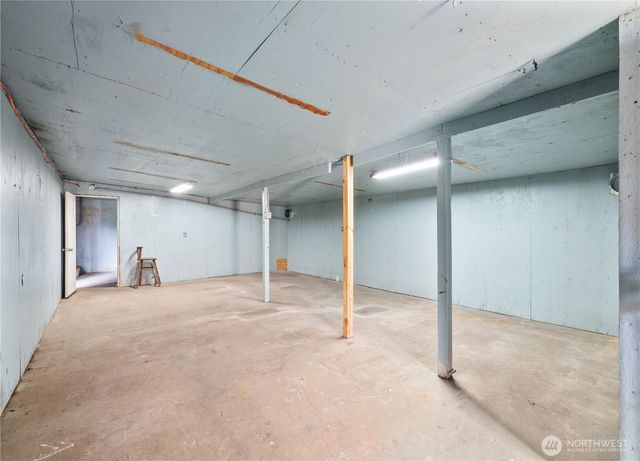 35821 Military Road S, Auburn, WA 98001