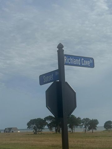 98 Sunset Blvd Boulevard, Corsicana, TX 75109