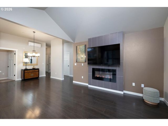 13895 Sw MERIDIAN St 412, Beaverton, OR 97005