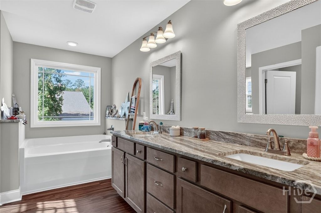 Image 13 of property listing at 119 Enclave Boulevard, Savannah, GA 31419