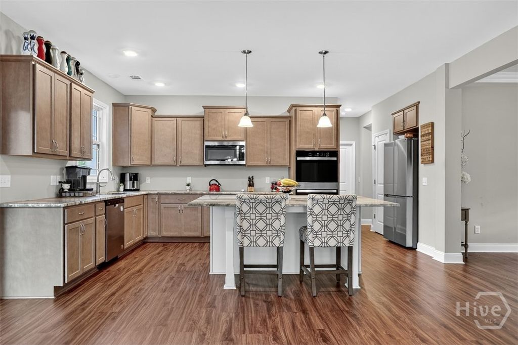 Image 4 of property listing at 119 Enclave Boulevard, Savannah, GA 31419