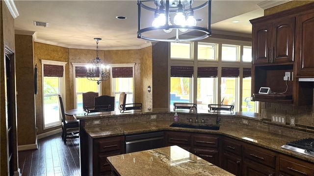 5406 Hulen Dr, Corpus Christi, TX 78413