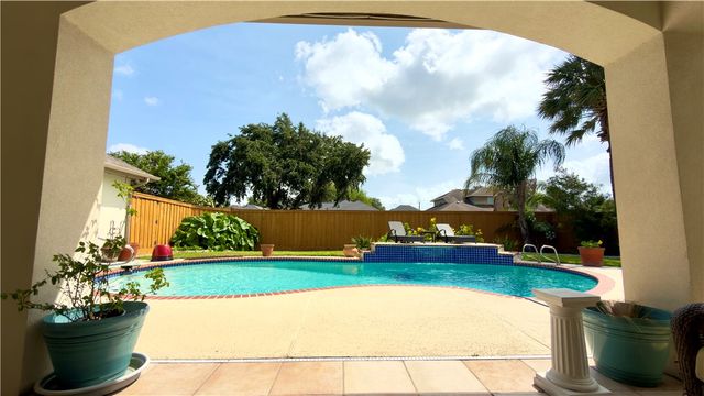 5406 Hulen Dr, Corpus Christi, TX 78413