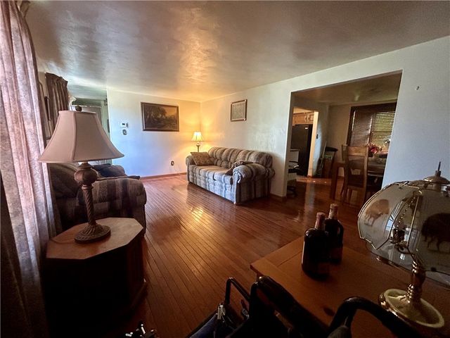 1061 Old Post Rd, South Park, PA 15129