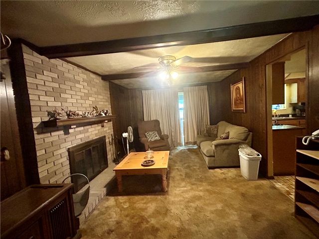 1061 Old Post Rd, South Park, PA 15129