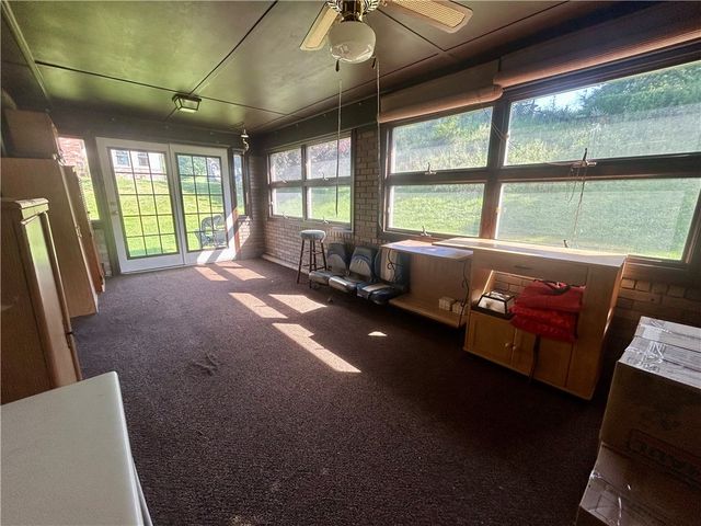 1061 Old Post Rd, South Park, PA 15129