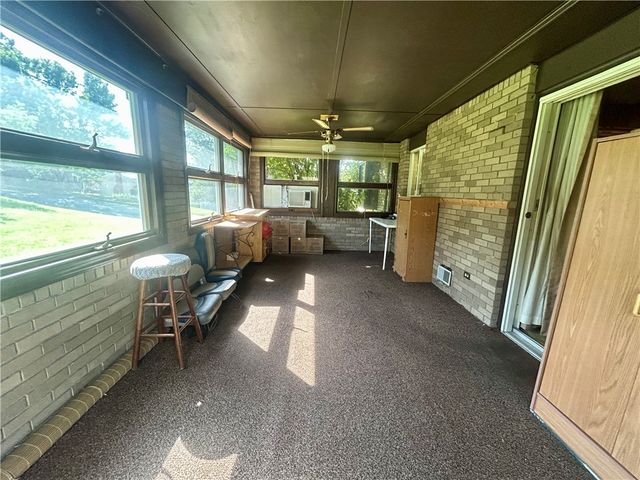 1061 Old Post Rd, South Park, PA 15129