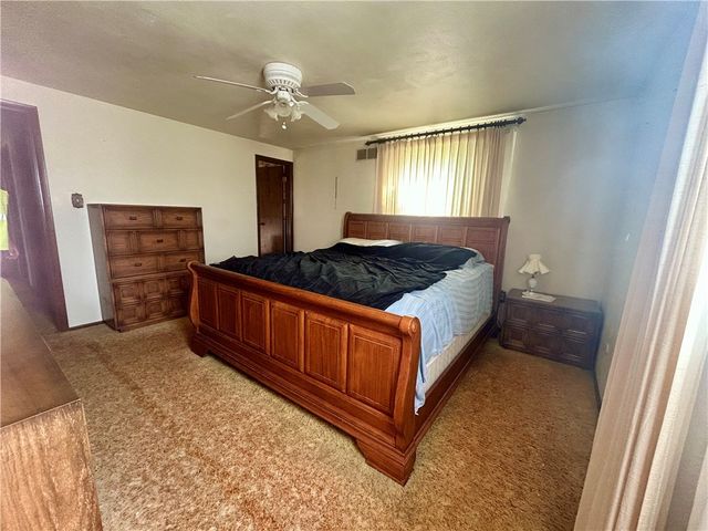 1061 Old Post Rd, South Park, PA 15129